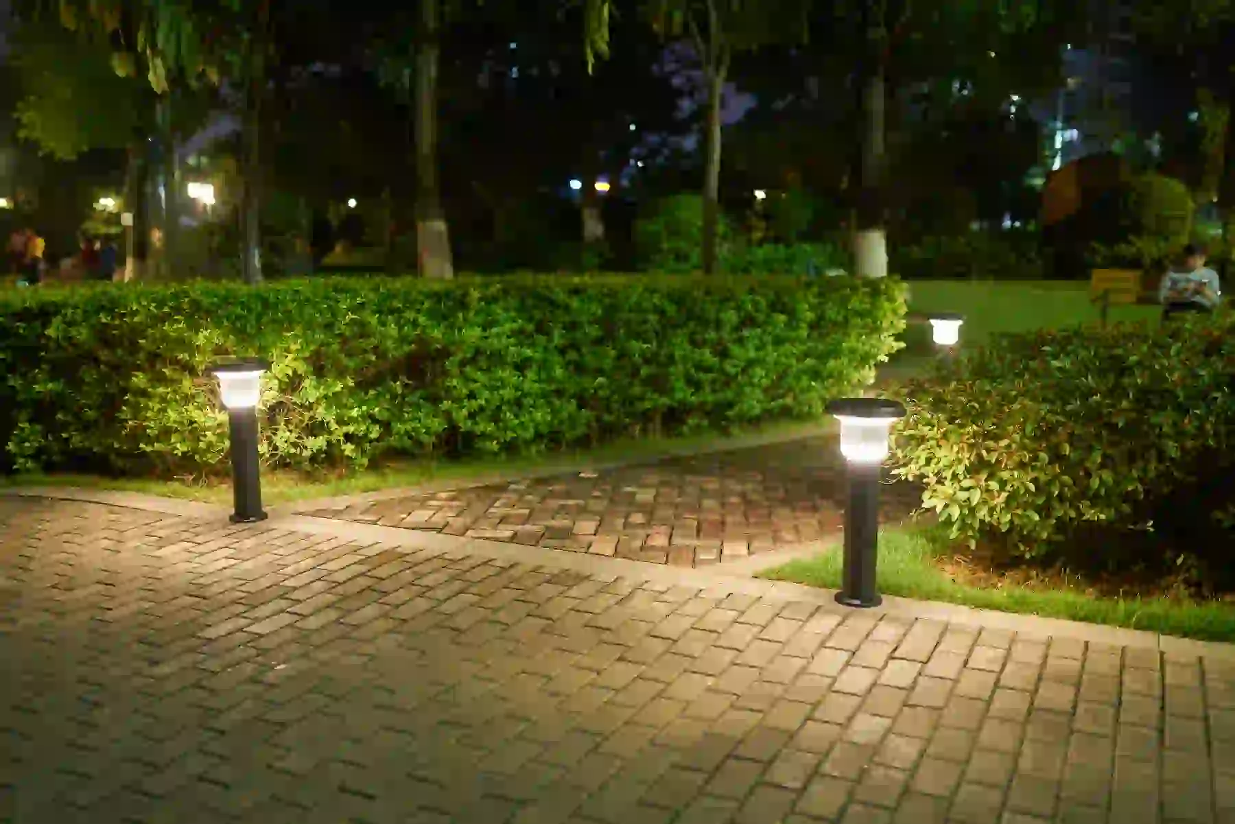 CPD-2204 solar lights beside a residential entry