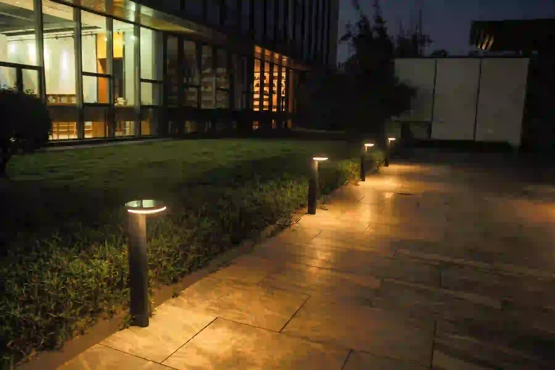 CPD-8804 solar light in a planted garden bed
