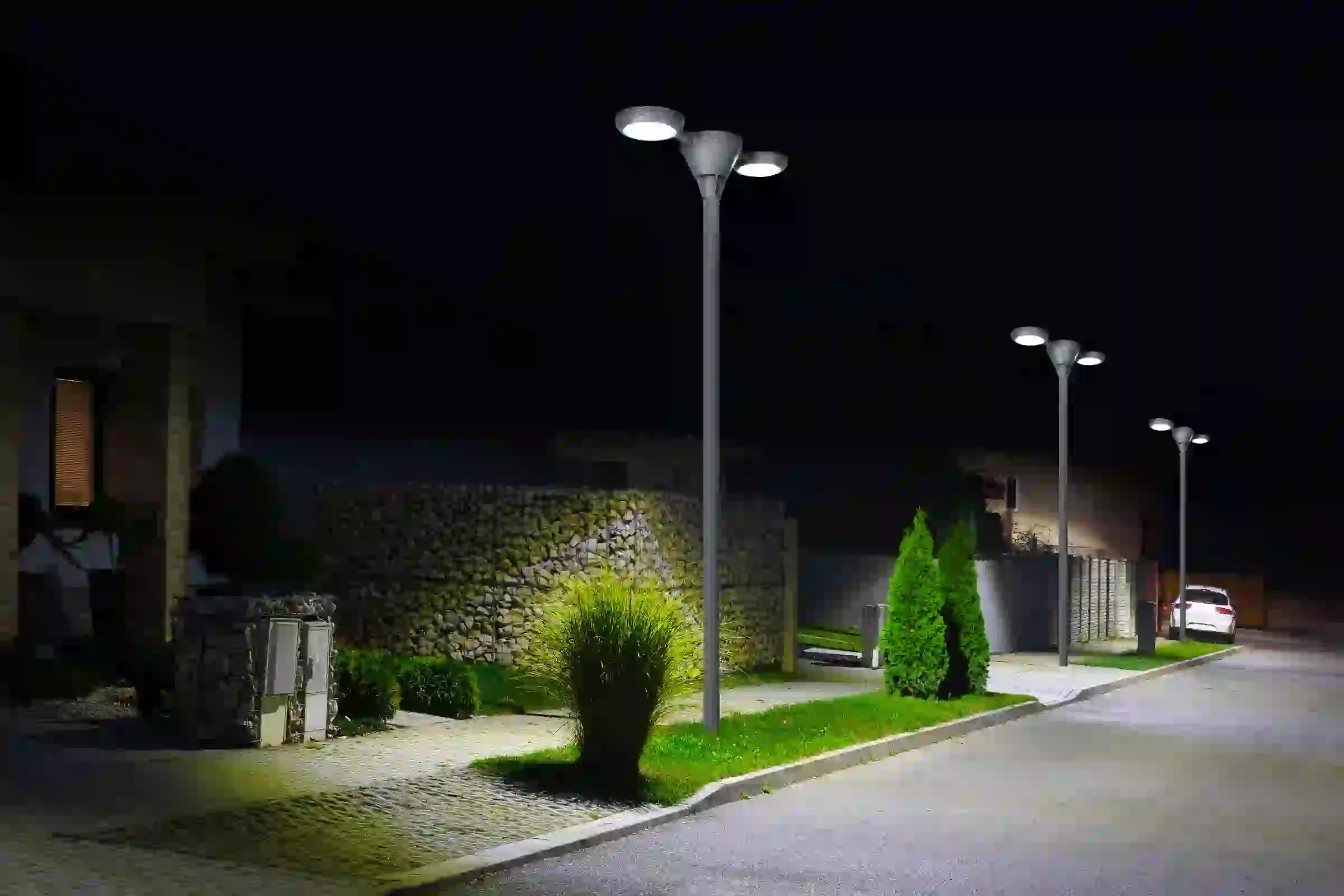 GGD-2005 solar lights lining a landscaped area