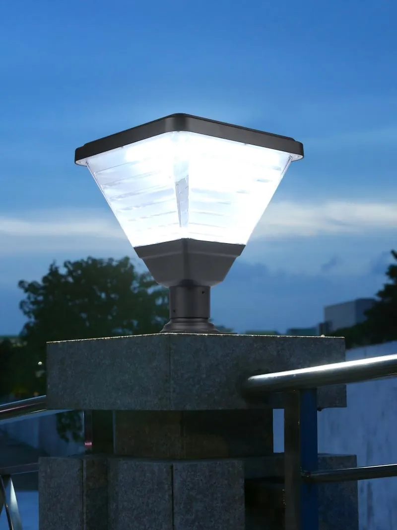 ZTD-002 Cube Solar Pillar Light mounted on a gate pillar at dusk