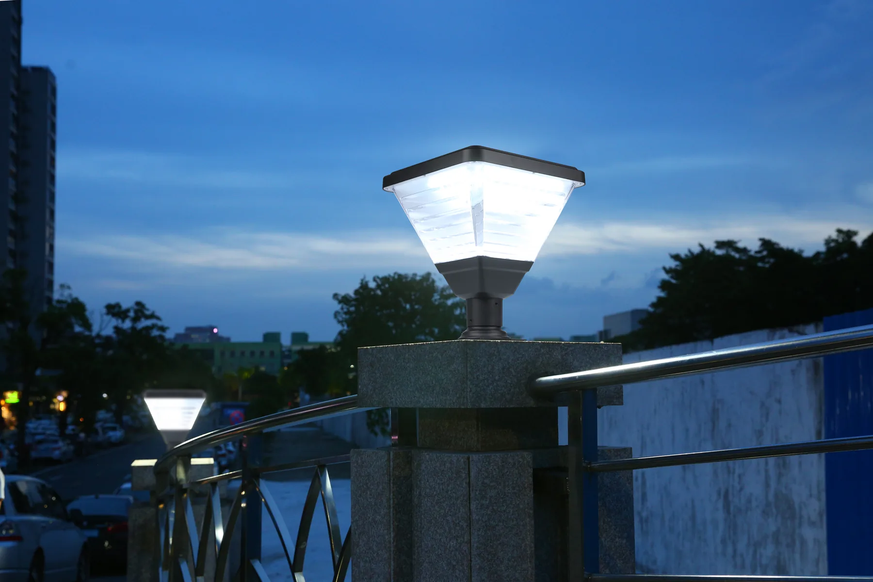 ZTD-002 Cube Solar Pillar Light